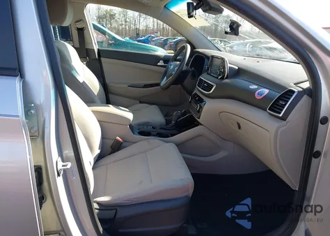 2019 Hyundai Tucson Value z USA, uszkodzony, nr VIN KM8J3CA49KU968460